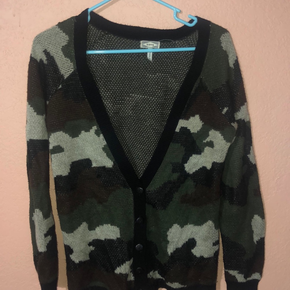 Women’s camo cardigan